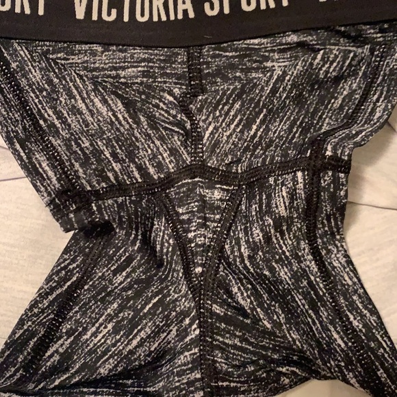 Victorias secret gym shorts - Picture 4 of 4